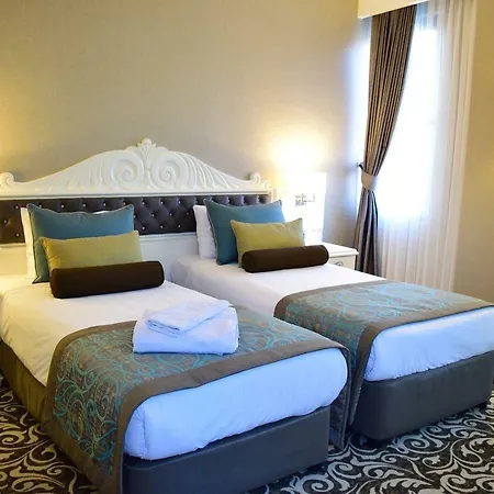 Taksim Pera Center 4*