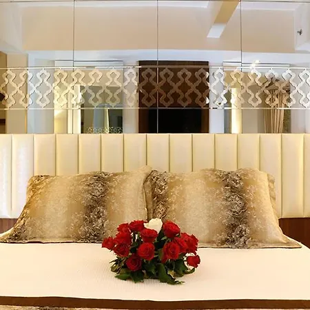 Taksim Pera Center Hotel