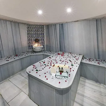 Taksim Pera Center 4*
