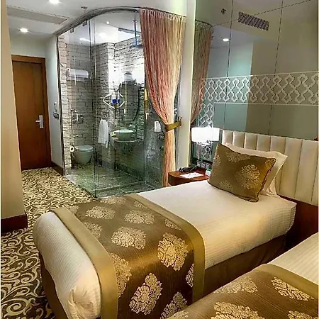 Taksim Pera Center 4*