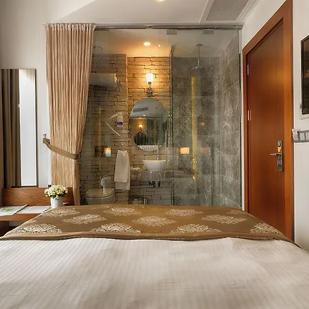 Taksim Pera Center 4*