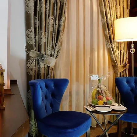 Taksim Pera Center 4*