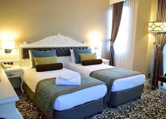 Taksim Pera Center 4*