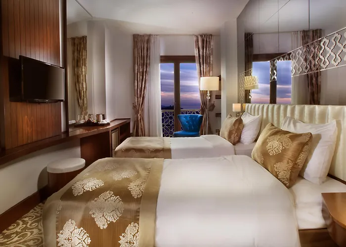 Taksim Pera Center Hotel 4*