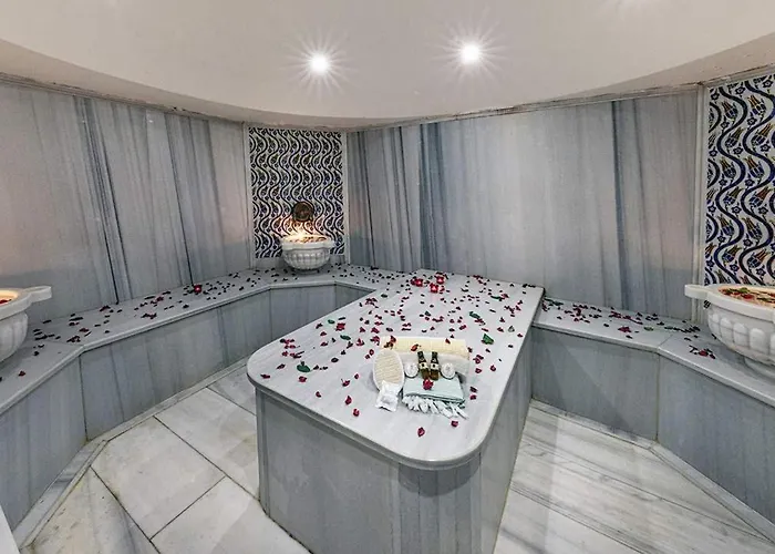 Taksim Pera Center 4*