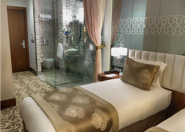 Taksim Pera Center Hotel 4*