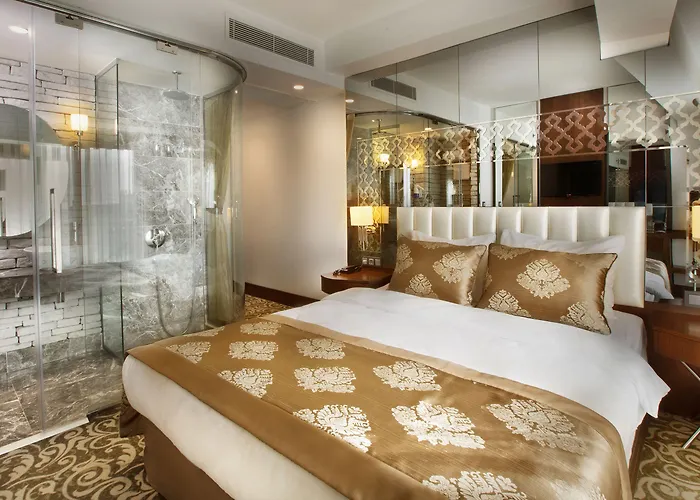 Taksim Pera Center Hotel 4*