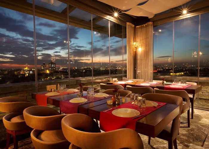 Hotel Taksim Pera Center 4*