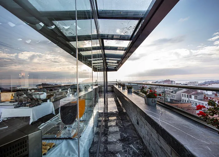 Hotel Taksim Pera Center 4*