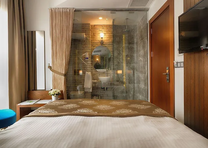 Taksim Pera Center 4*