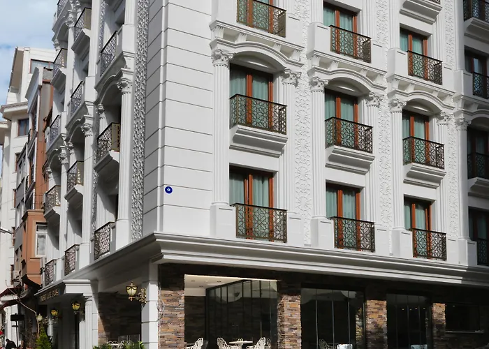 Taksim Pera Center Hotel 4*