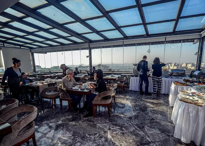 Taksim Pera Center Hotel