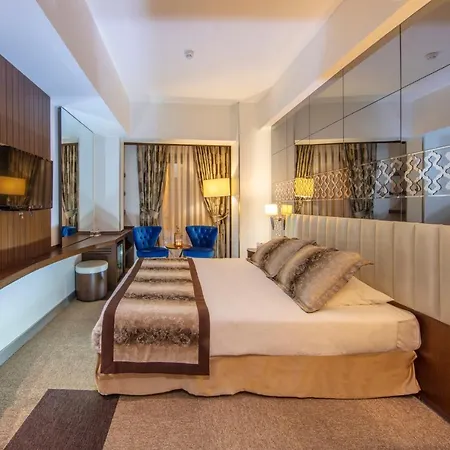 Taksim Pera Center Hotel 4*